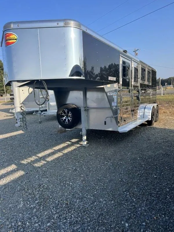 Three Horse Trailers
