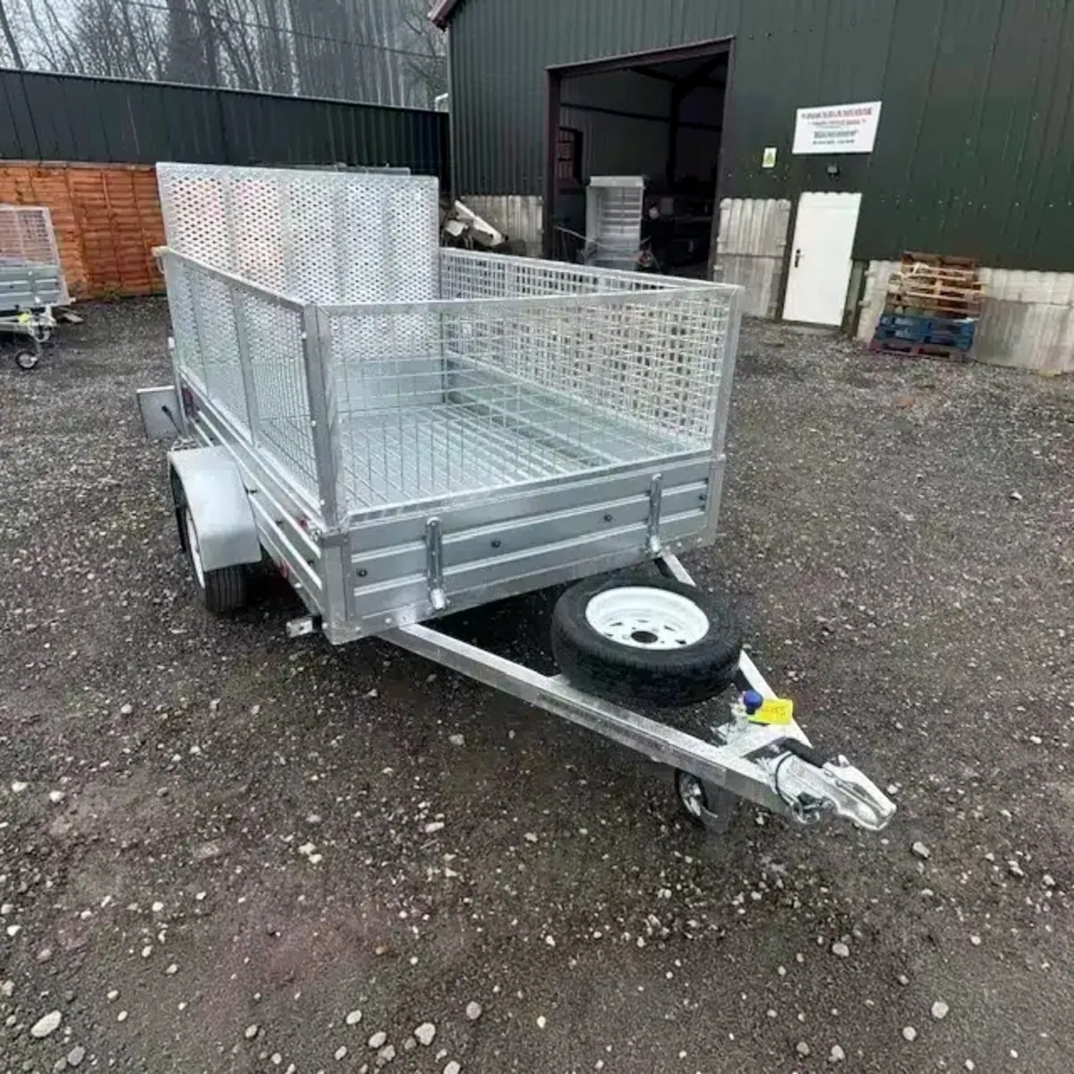 7ft x 5ft Utility Trailer with Rear Loading Ramp and Cage