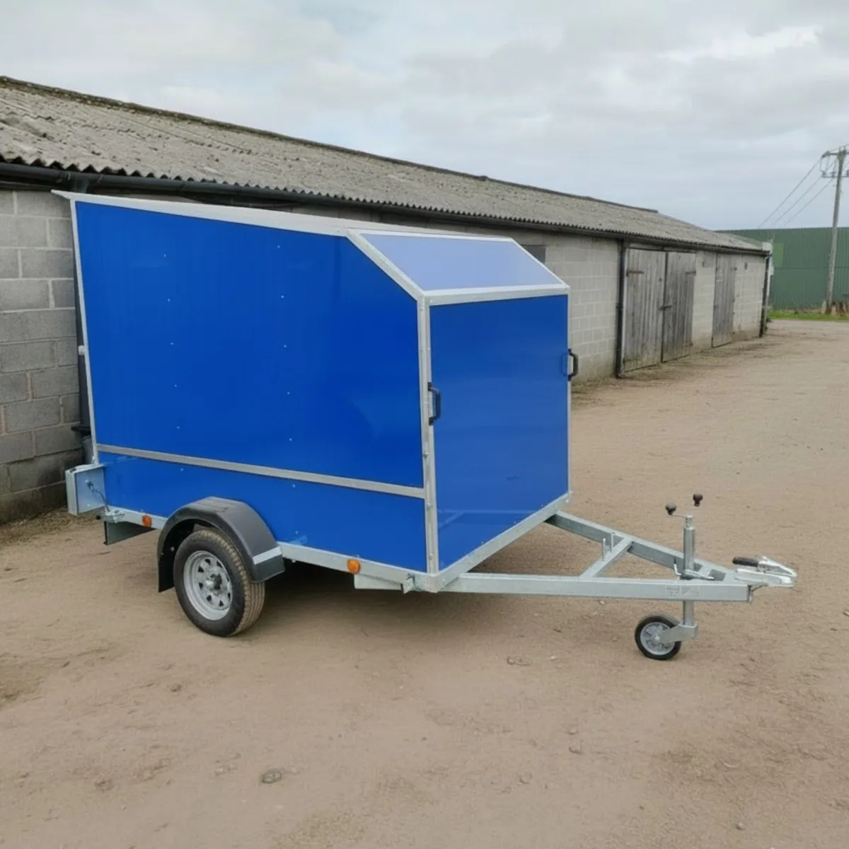 Ex-Demo – 8ft x 5ft Cube Sport Plus+ 85 Box Trailer in Blue with Aerodynamic Body & Extended Rear Loading Ramp