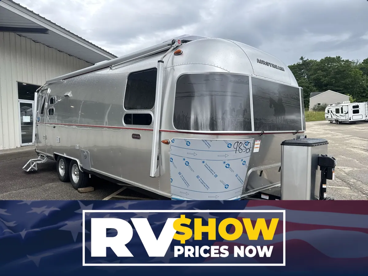 New 2026 Airstream Stetson + 6666 Special Edition Queen Bed