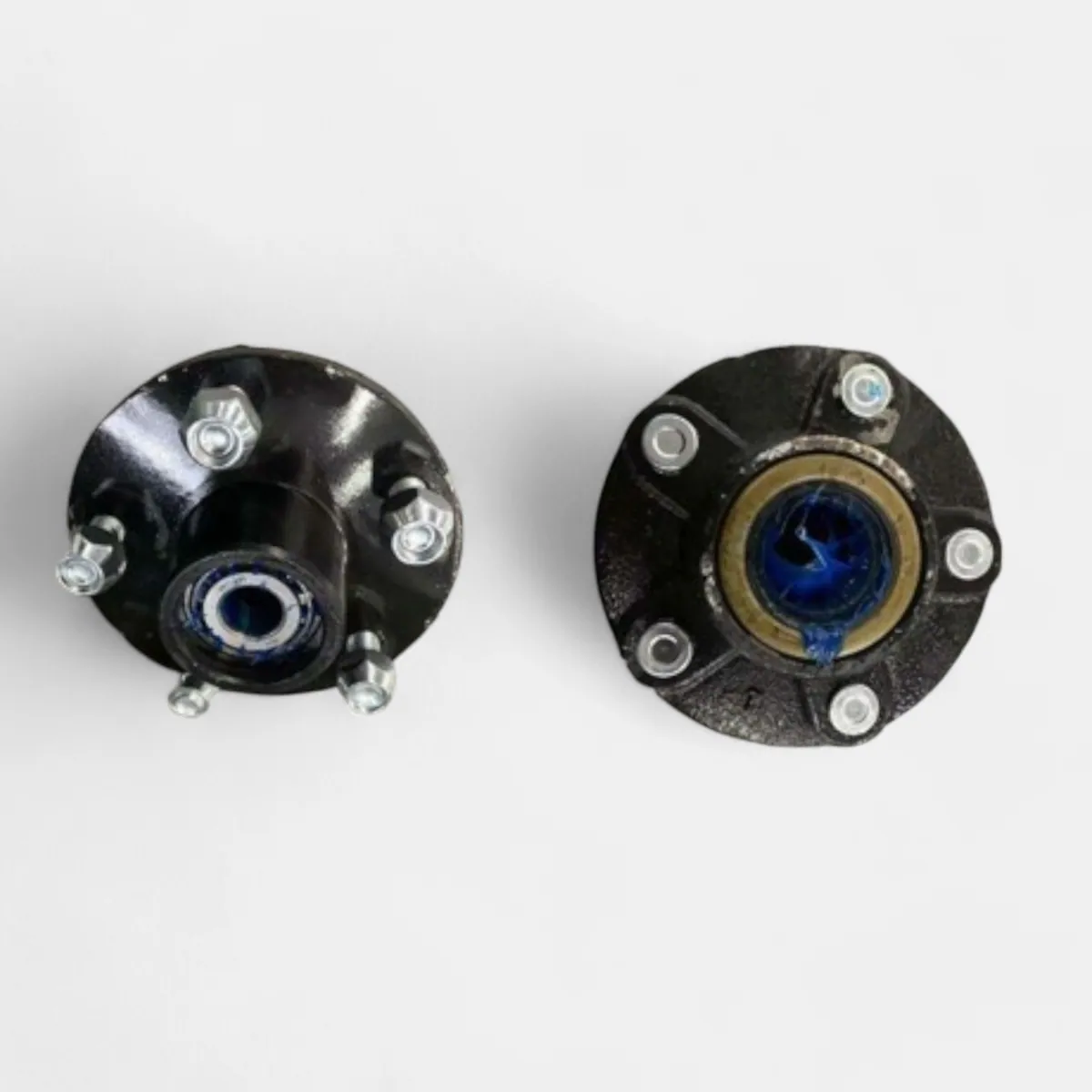 Pair of Wheel Hubs Complete