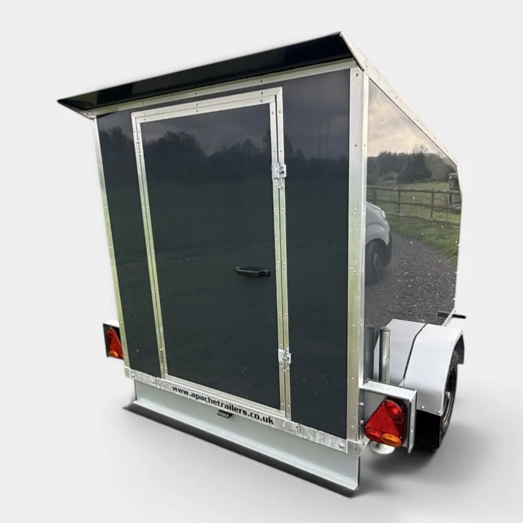 Upgrade: Padlockable Rear Access Door with Handle (replaces Standard Loading Ramp)