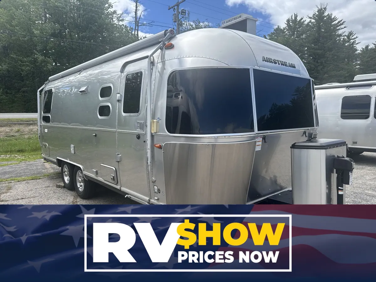 Used 2023 Airstream Flying Cloud 25RB Twin